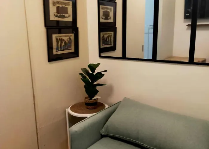 1br Topmost Floor Sm Southmall View With Internet And Netflix 3* Manila