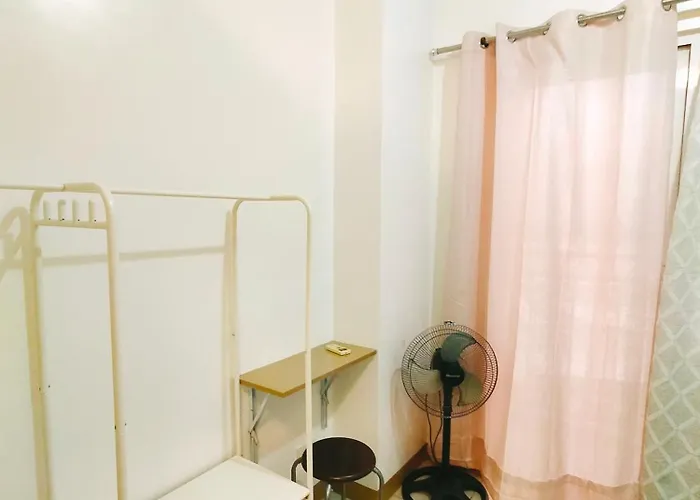 Aparthotel 1br Topmost Floor Sm Southmall View With Internet And Netflix